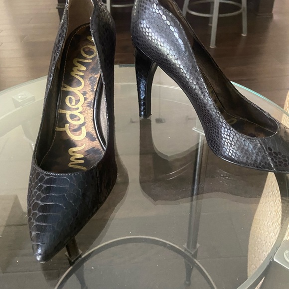 Sam Edelman snake skin design black pump size 8 - Picture 2 of 7